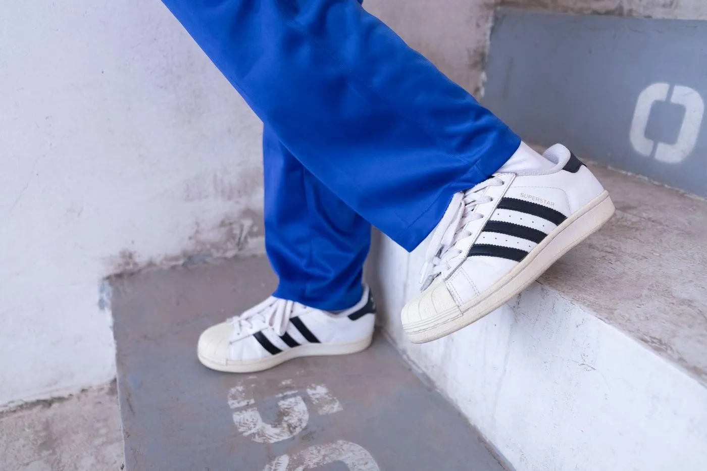 [BoBoSocks袜啵啵]NO.002 稚予-校服、贝壳头、白棉袜、裸足 [139P]插图8